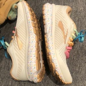 brooks sprinkle shoes